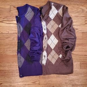 BUNDLES💥2 argyle cardigans size M and L